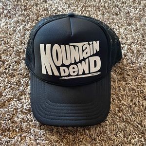 Trucker hat